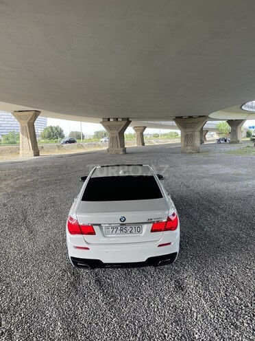 BMW 740 2011, 311,000 km - 3.0 л - Bakı