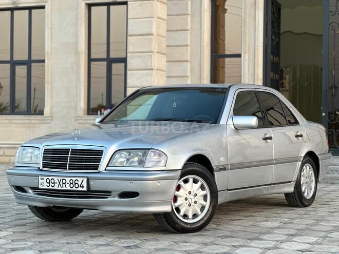 Mercedes C 200 2000, 303,000 km - 2.0 l - Saatlı