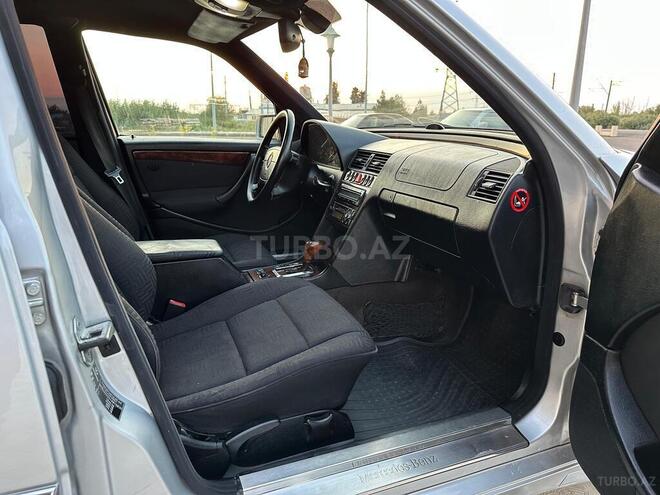 Mercedes C 200 2000, 303,000 km - 2.0 l - Saatlı