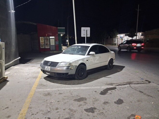 Volkswagen Passat 2001, 234,550 km - 1.8 l - Sumqayıt