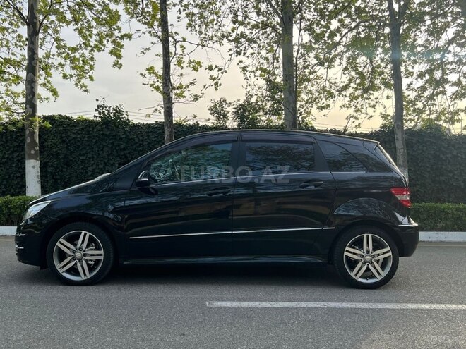 Mercedes B 180 2010, 131,200 km - 1.7 l - Bakı