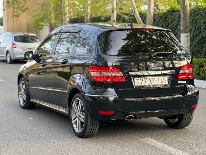 Mercedes B 180 2010, 131,200 km - 1.7 l - Bakı