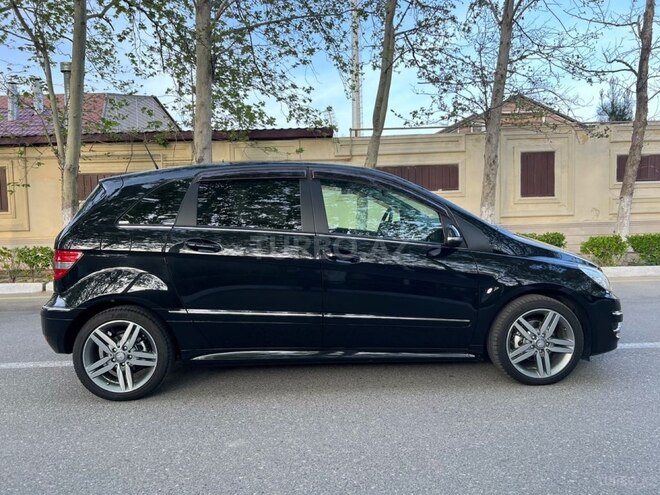 Mercedes B 180 2010, 131,200 km - 1.7 l - Bakı