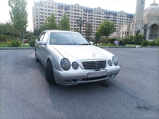 Mercedes E 220 2000, 800,000 km - 2.2 l - Bakı