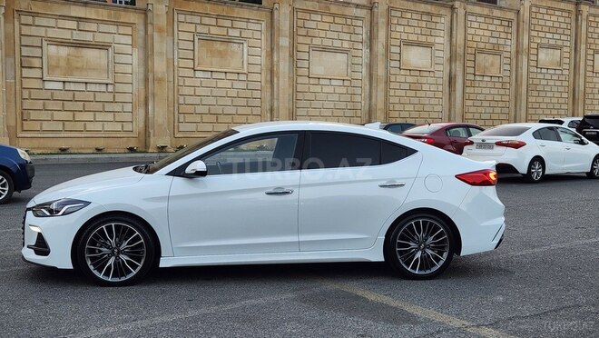 Hyundai Avante 2016, 137,600 km - 1.6 л - Bakı