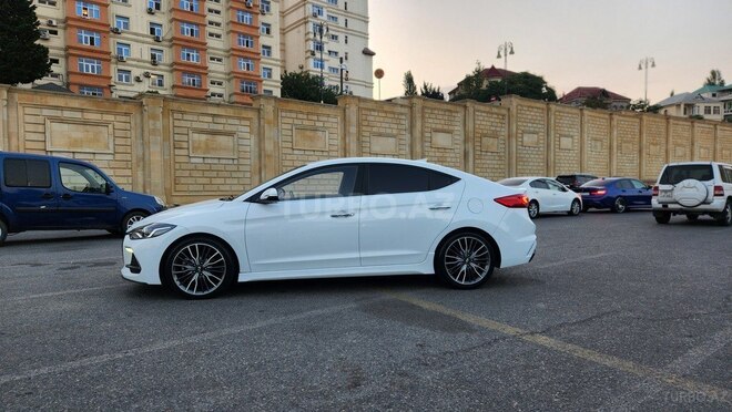 Hyundai Avante 2016, 137,600 km - 1.6 л - Bakı
