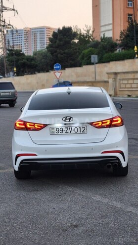 Hyundai Avante 2016, 137,600 km - 1.6 л - Bakı