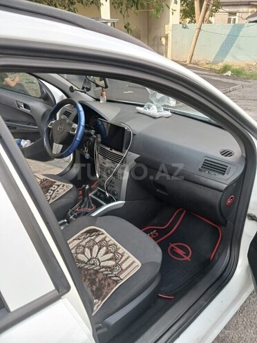 Opel Astra 2010, 380,000 km - 1.3 l - Şəki