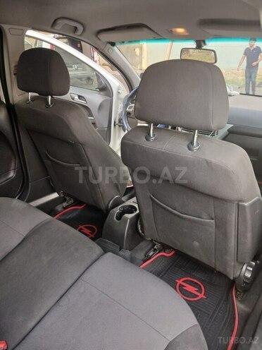 Opel Astra 2010, 380,000 km - 1.3 l - Şəki