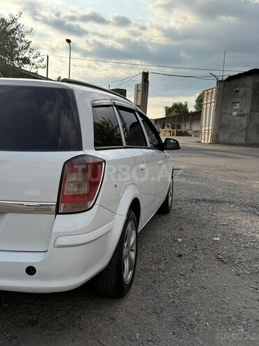 Opel Astra 2010, 380,000 km - 1.3 l - Şəki