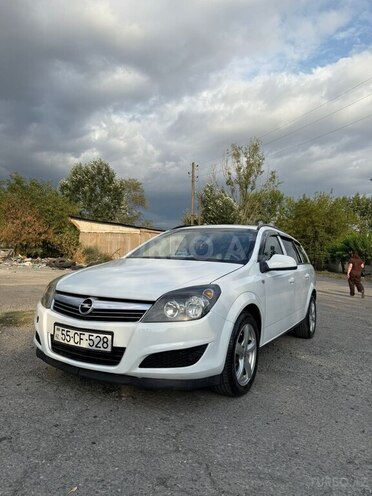 Opel Astra 2010, 380,000 km - 1.3 l - Şəki