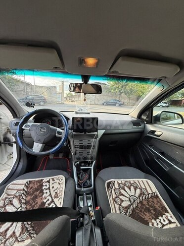 Opel Astra 2010, 380,000 km - 1.3 l - Şəki