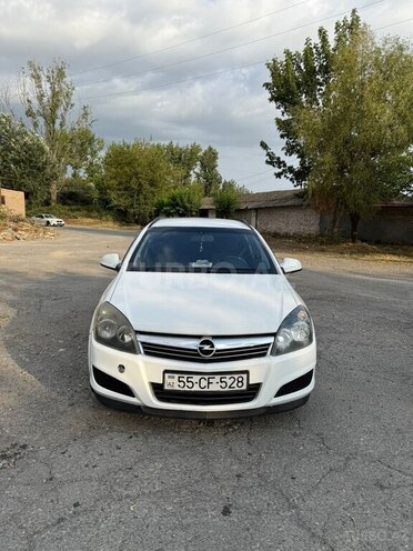 Opel Astra 2010, 380,000 km - 1.3 l - Şəki
