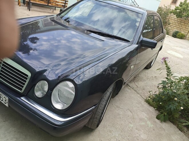 Mercedes E 220 1999, 365,000 km - 2.0 l - Bakı
