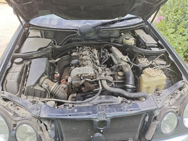 Mercedes E 220 1999, 365,000 km - 2.0 l - Bakı