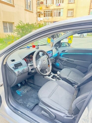 Opel Astra 2004, 290,000 km - 1.4 л - Bakı
