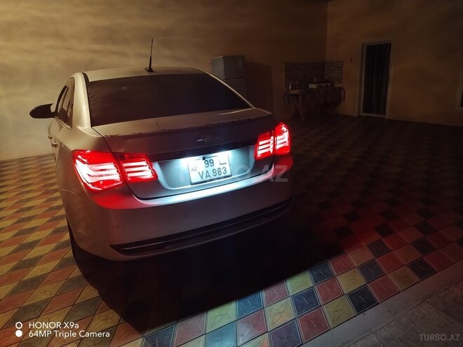 Chevrolet Cruze 2011, 292,944 km - 1.4 l - Qazax