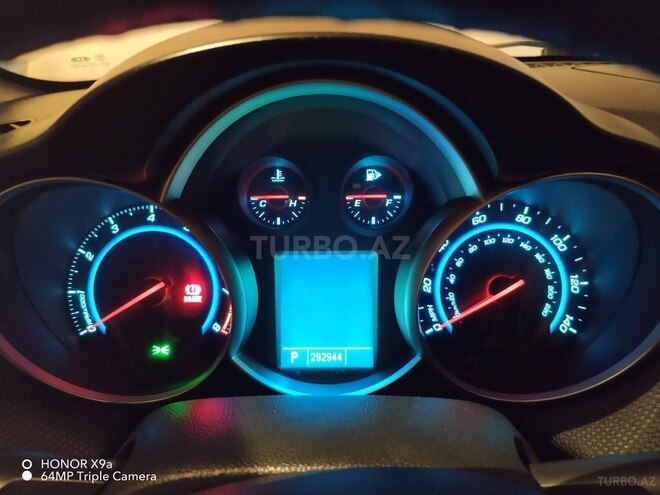 Chevrolet Cruze 2011, 292,944 km - 1.4 l - Qazax