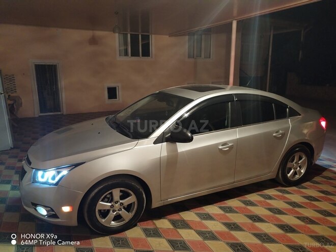 Chevrolet Cruze 2011, 292,944 km - 1.4 l - Qazax