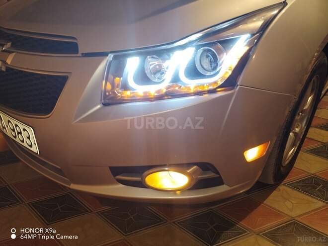 Chevrolet Cruze 2011, 292,944 km - 1.4 l - Qazax