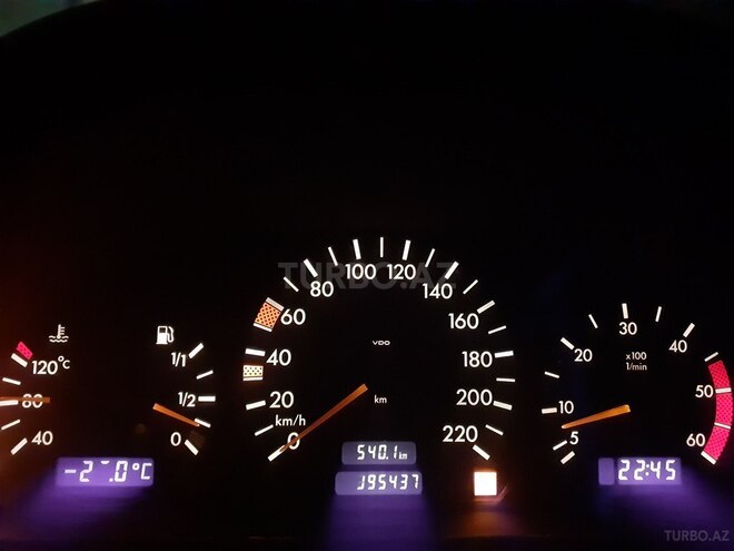 Mercedes C 220 2000, 395,437 km - 2.2 l - Bakı