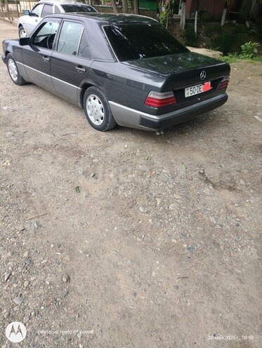 Mercedes E 200 1993, 585,000 km - 2.0 l - Bakı