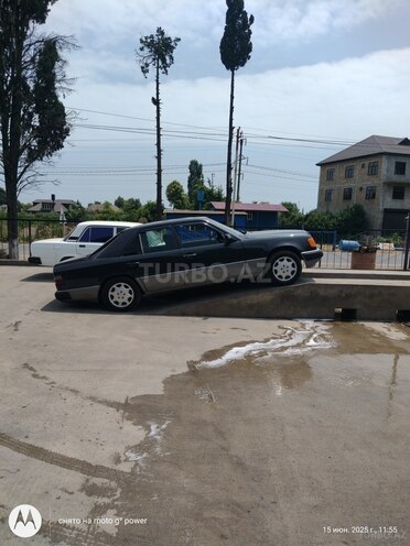 Mercedes E 200 1993, 585,000 km - 2.0 l - Bakı