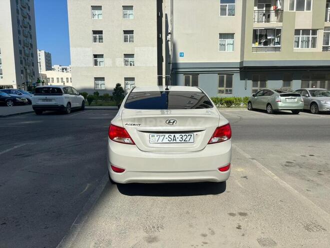 Hyundai Accent 2016, 240,000 km - 1.6 l - Bakı