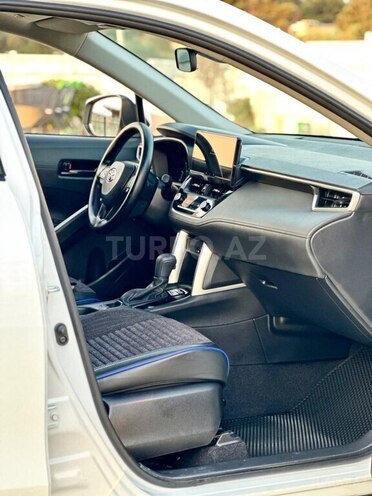 Toyota Corolla Cross 2024, 36,000 km - 2.0 л - Bakı