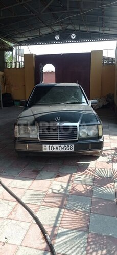 Mercedes E 250 1993, 198,654 km - 2.5 l - Biləsuvar