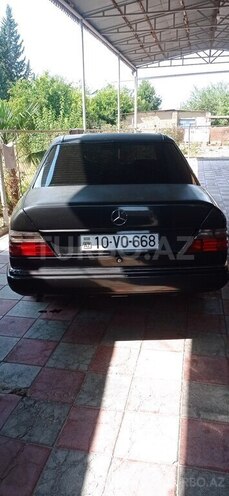 Mercedes E 250 1993, 198,654 km - 2.5 l - Biləsuvar