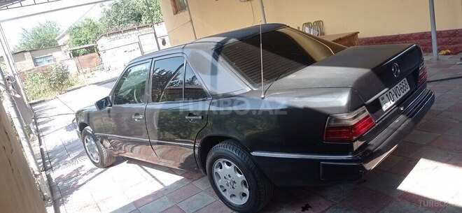 Mercedes E 250 1993, 198,654 km - 2.5 l - Biləsuvar