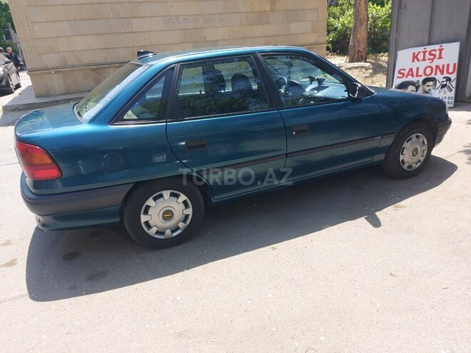 Opel Astra 1995, 150,000 km - 1.6 l - Bakı