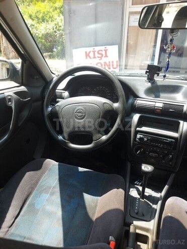 Opel Astra 1995, 150,000 km - 1.6 l - Bakı