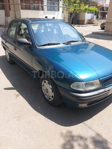 Opel Astra 1995, 150,000 km - 1.6 l - Bakı