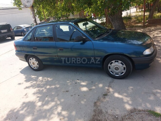 Opel Astra 1995, 150,000 km - 1.6 l - Bakı