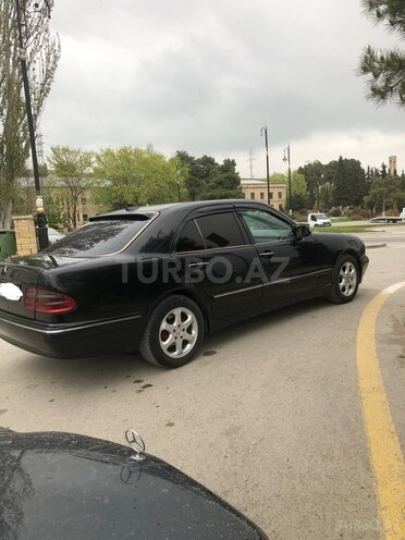 Mercedes E 220 2000, 373,000 km - 2.2 l - Şamaxı