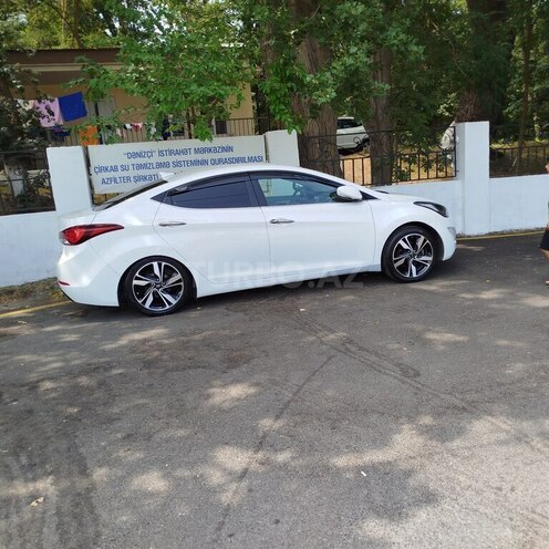 Hyundai Elantra 2015, 111,130 km - 1.8 л - Bakı