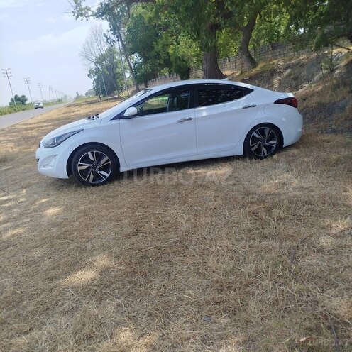 Hyundai Elantra 2015, 111,130 km - 1.8 л - Bakı