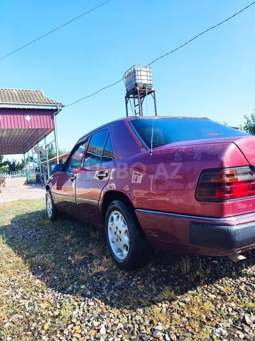 Mercedes E 200 1993, 400,000 km - 2.0 l - Masallı
