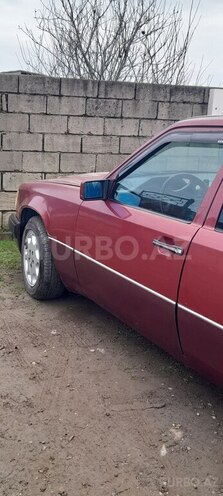 Mercedes E 200 1993, 400,000 km - 2.0 l - Masallı