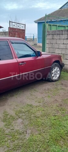 Mercedes E 200 1993, 400,000 km - 2.0 l - Masallı
