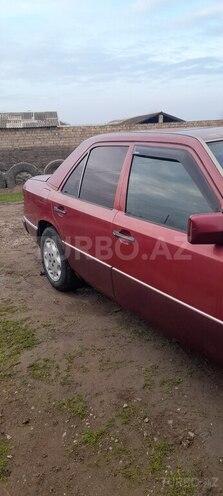 Mercedes E 200 1993, 400,000 km - 2.0 l - Masallı