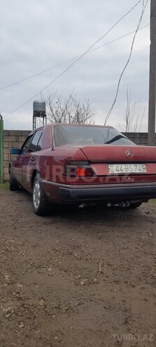 Mercedes E 200 1993, 400,000 km - 2.0 l - Masallı