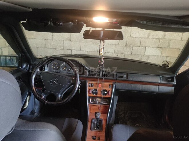Mercedes E 200 1993, 400,000 km - 2.0 l - Masallı