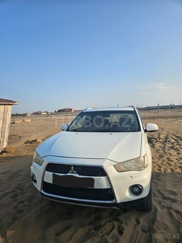 Mitsubishi Outlander 2009, 198,700 km - 3.0 l - Bakı