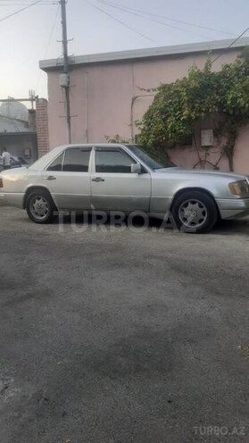 Mercedes E 250 1993, 350,000 km - 2.5 l - Bakı