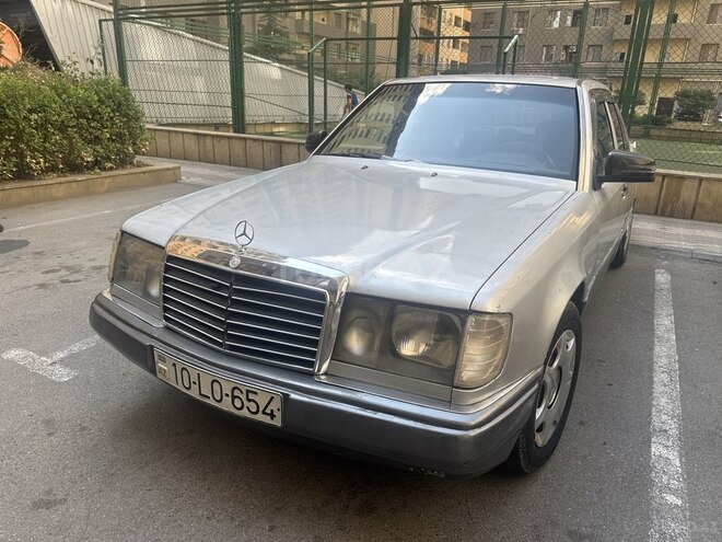 Mercedes E 200 1992, 332,000 km - 2.0 l - Bakı