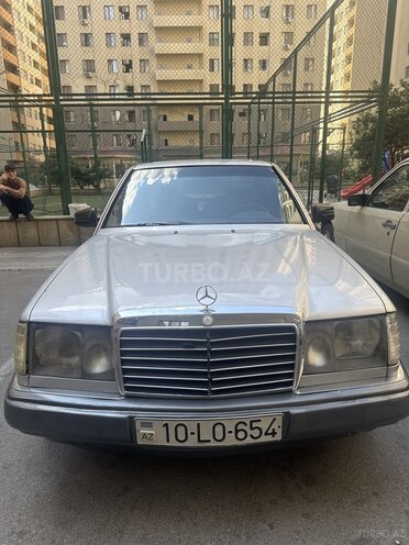 Mercedes E 200 1992, 332,000 km - 2.0 l - Bakı