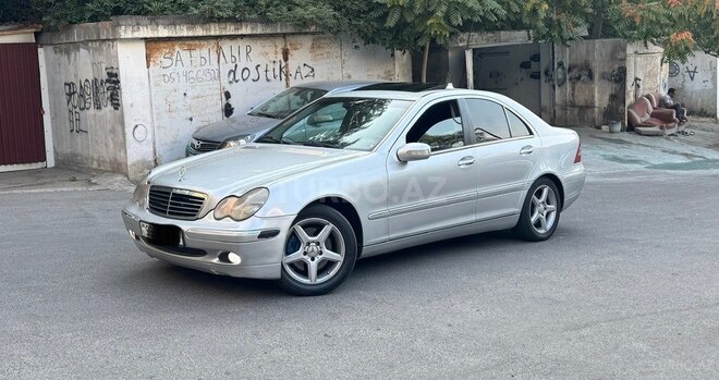 Mercedes C 240 2002, 352,588 km - 2.6 l - Bakı